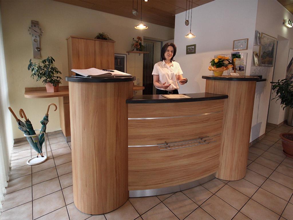 Hotel Garni Zur BergstrasseZwingenberg  エクステリア 写真