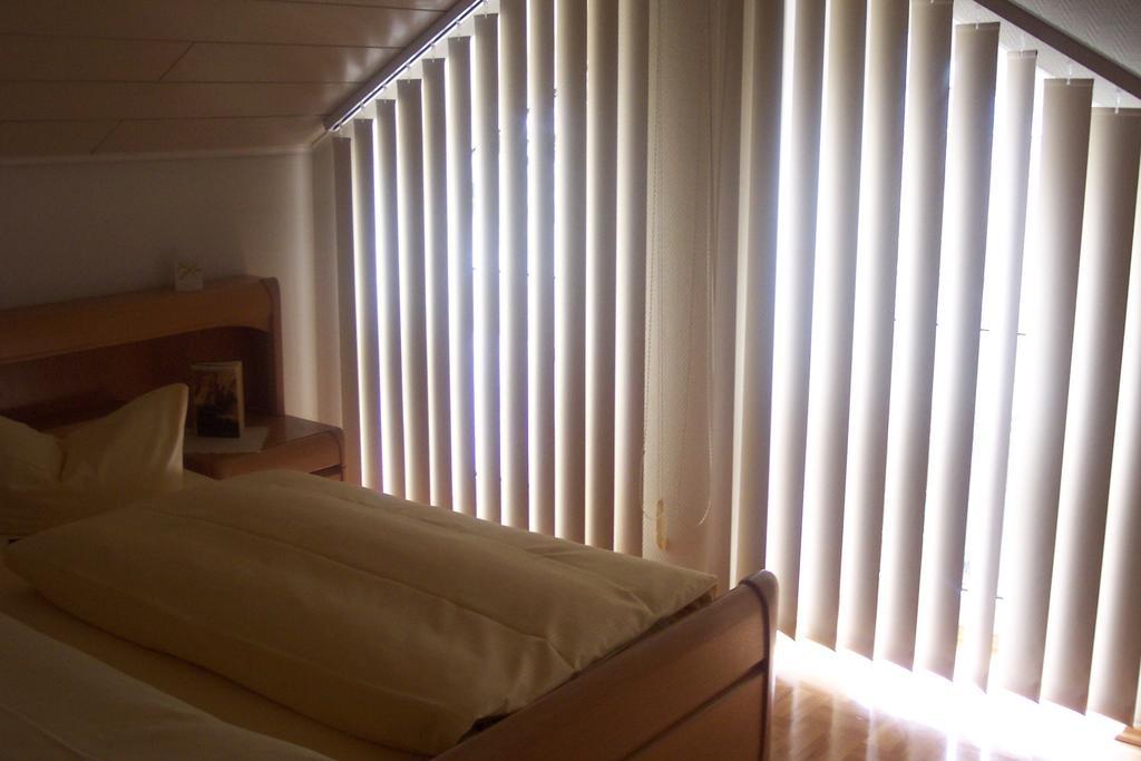 Hotel Garni Zur BergstrasseZwingenberg  部屋 写真