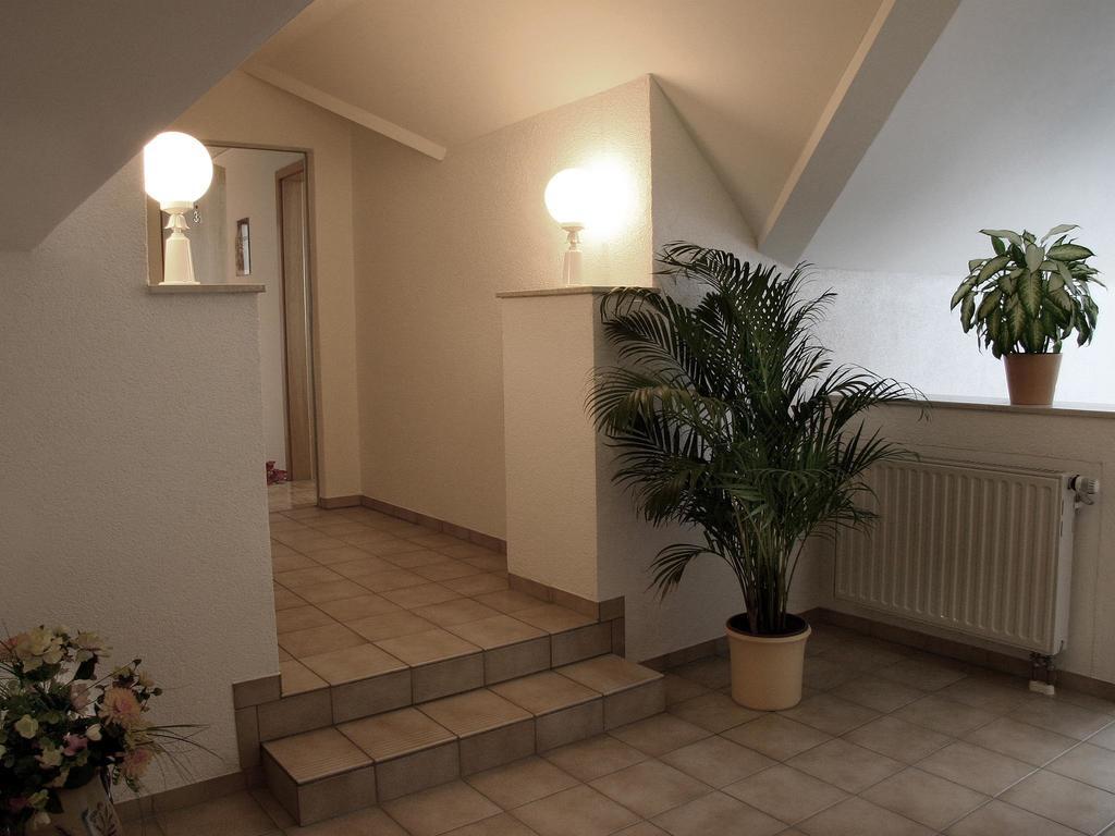 Hotel Garni Zur BergstrasseZwingenberg  部屋 写真